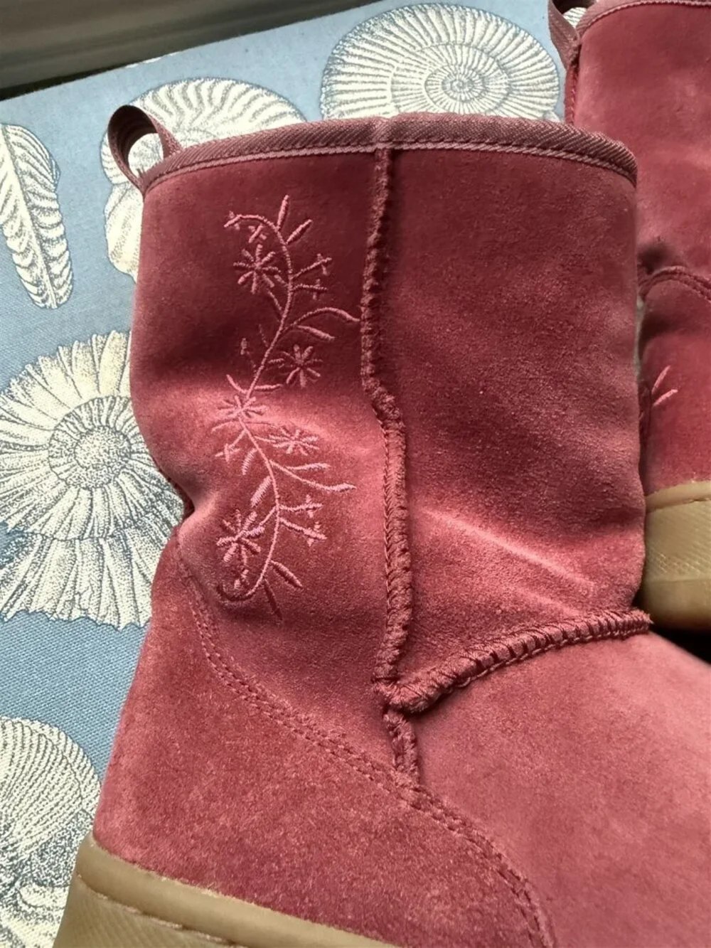 L L Beans Womens Boots Suede Winter Fleece Lined Pink Red Embroidered 7